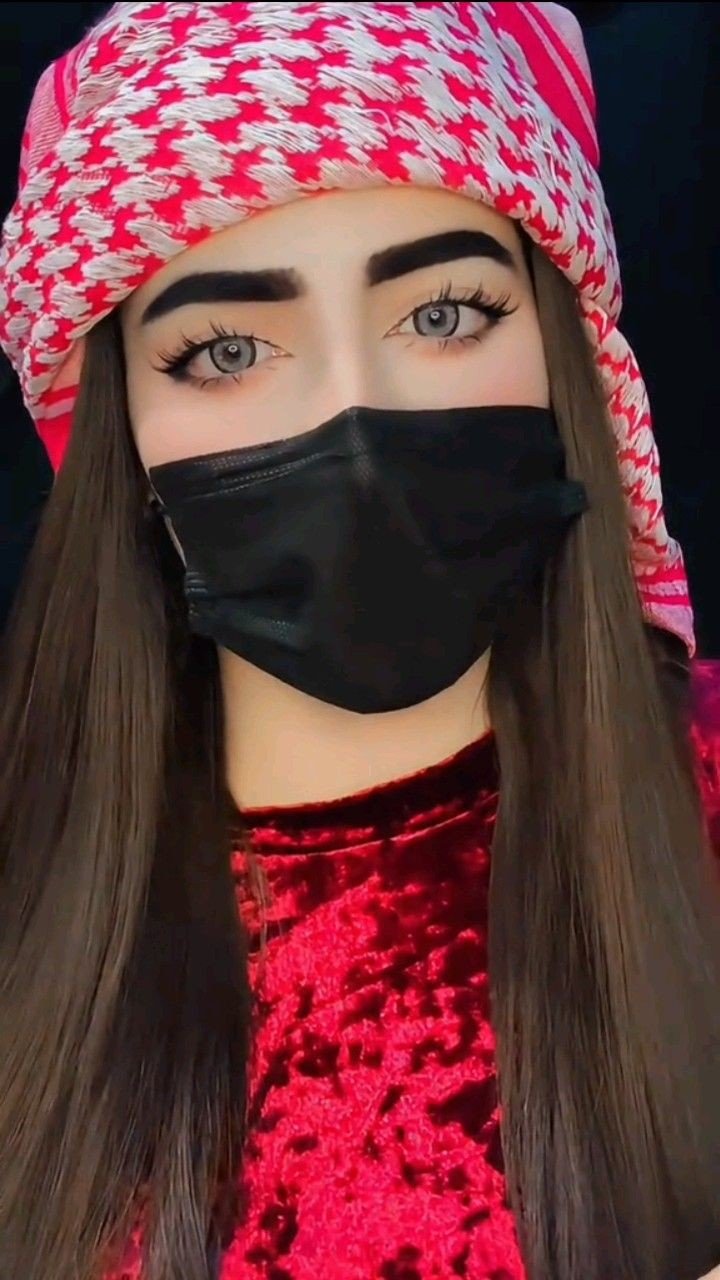 Mask girl photo