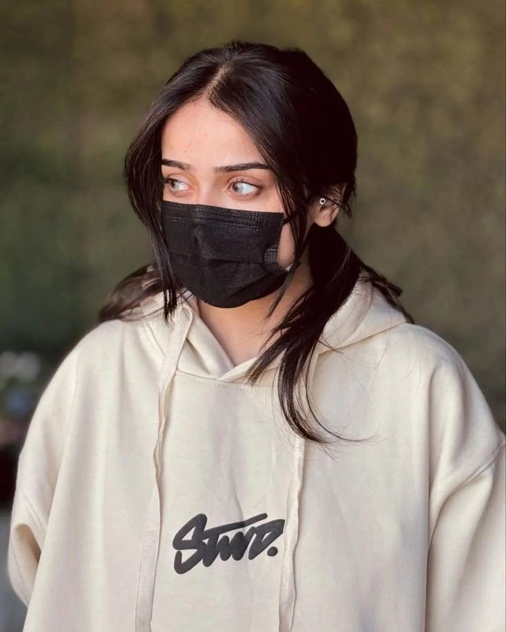 Mask girl photo