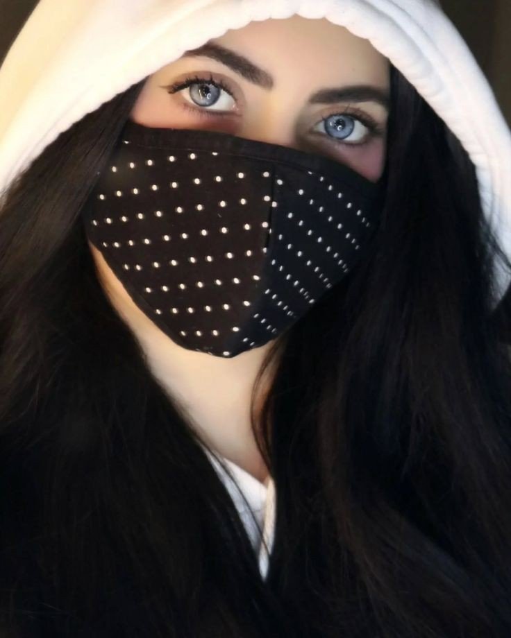Mask girl photo