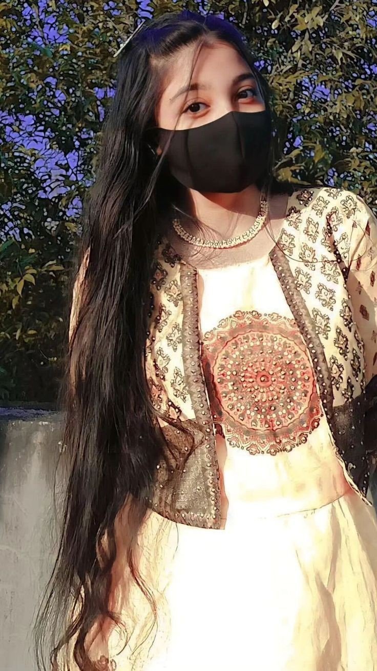 Stylish mask girl Pic