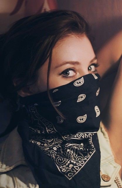 Stylish mask girl Pic