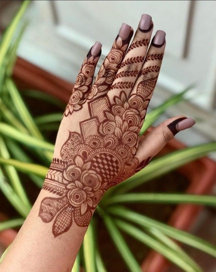 easy mehndi design photos