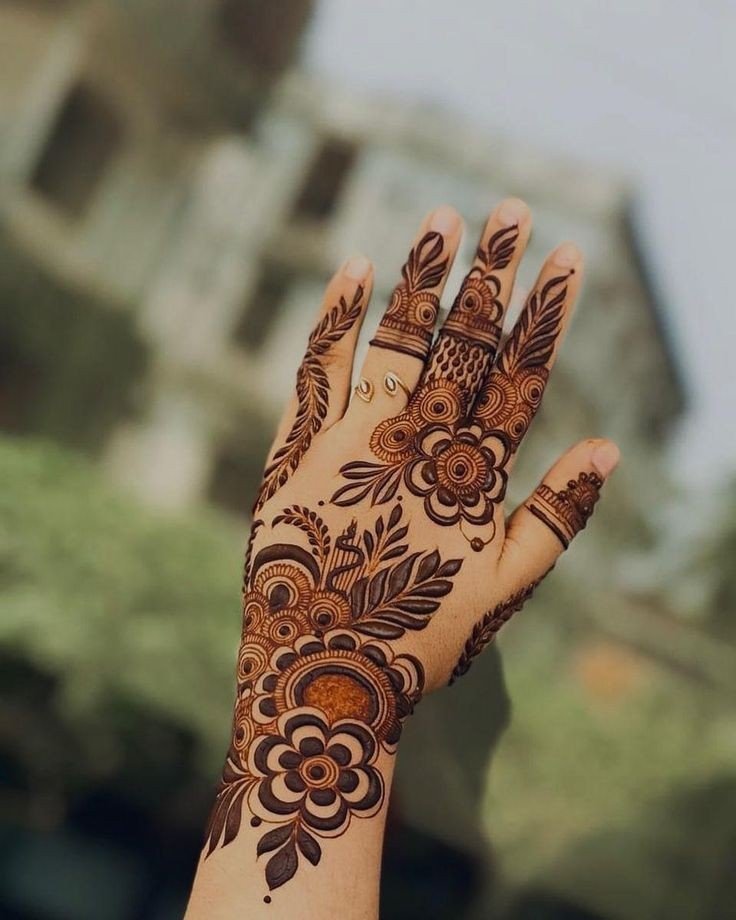 easy mehndi design photos