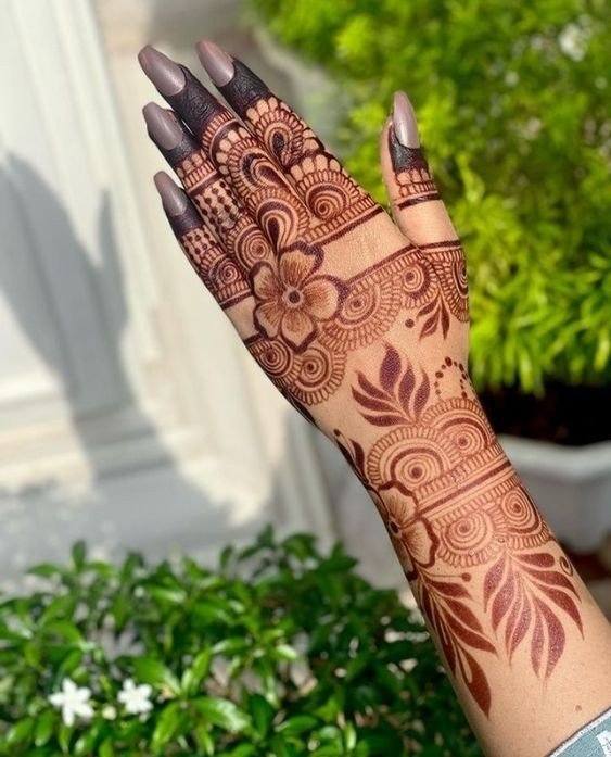 easy mehndi design photos