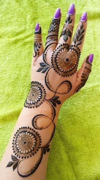 simple mehndi design for girls