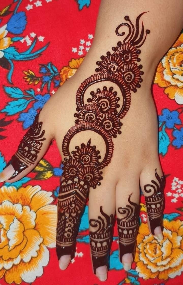 simple mehndi design for girls